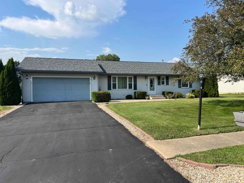 211 Forest Dr, Kirkland, IL, 60146-8639 | Card Image