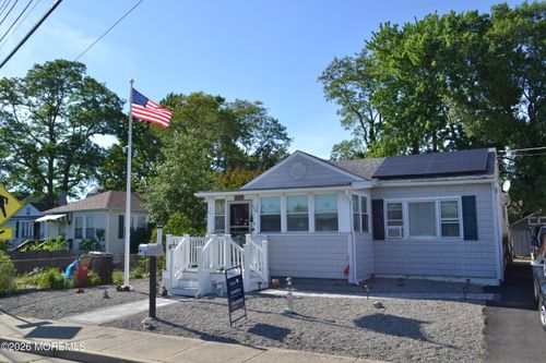 267 Seeley Ave, Keansburg, NJ, 07734-1143 | Card Image