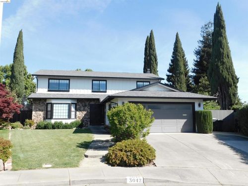 3042 Potrero Way, Fairfield, CA, 94534-3333 | Card Image