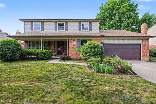 610 Thurber Dr, Troy, MI, 48085-4885 | Card Image
