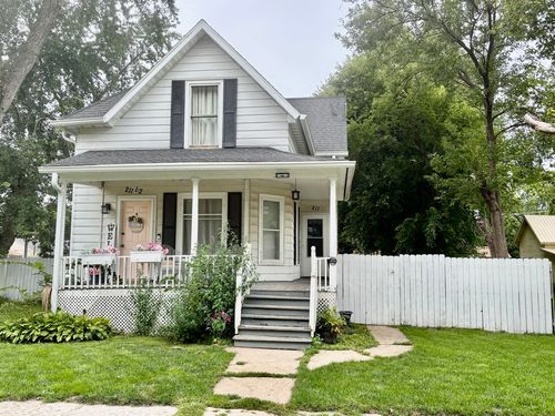 211 W Marshall St, Belvidere, IL, 61008-2508 | Card Image