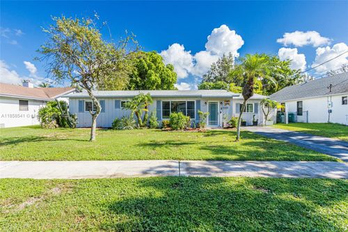 12421 Sw 1st Ct, Plantation, FL, 33325-2701 | Card Image