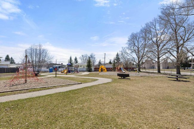 2143 18 Avenue, Home with 3 bedrooms, 1 bathrooms and 4 parking in Didsbury AB | Image 30