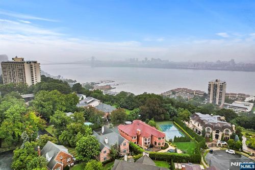 1 Euclid Rd, Fort Lee, NJ, 07024-6406 | Card Image