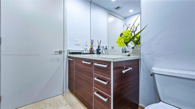APT-2911 - 185 Sw 7 Th St, Condo with 3 bedrooms, 3 bathrooms and null parking in Miami FL | Image 28