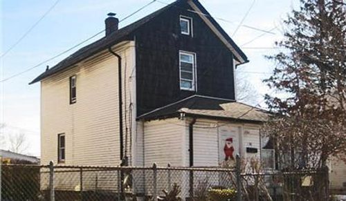 258 Covert St, Westbury, NY, 11590-3518 | Card Image