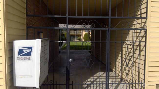 Gate to Courtyard | Image 7