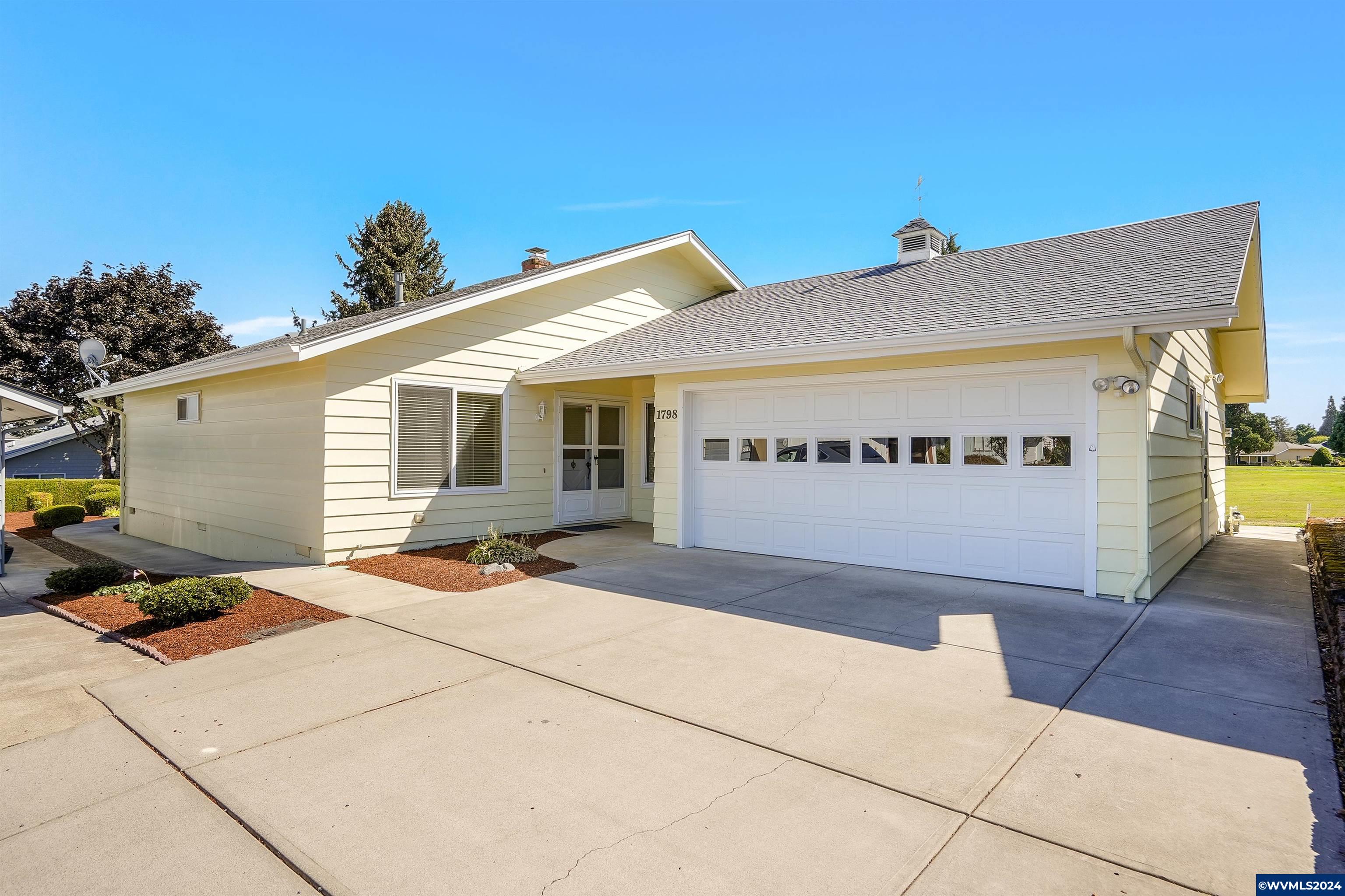 Nut Tree Dr, Salem, OR 97304