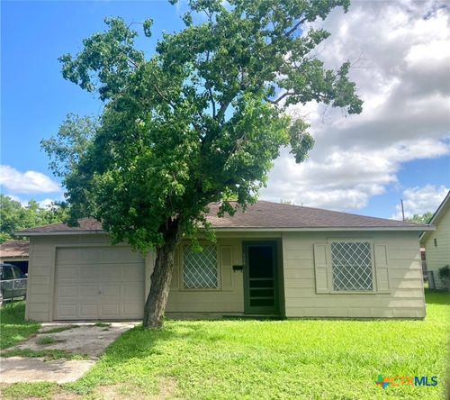 708 E Loma Vista Ave, Victoria, TX, 77901-4960 | Card Image