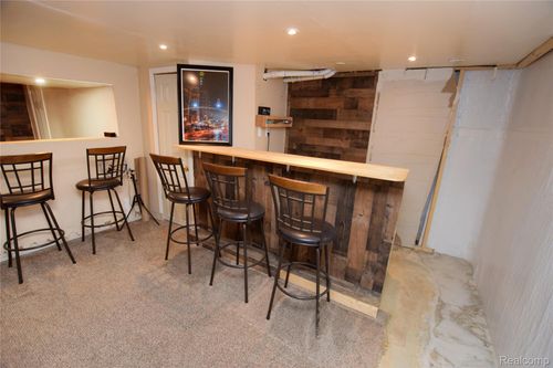 4075 Townview Dr, Flint, MI, 48532-2732 | Card Image