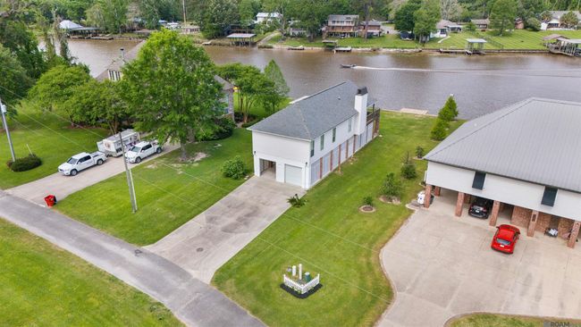 17653 Cove Ln, House other with 3 bedrooms, 3 bathrooms and 4 parking in Denham Springs LA | Image 29