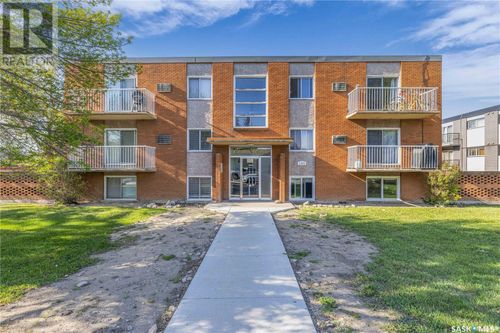 106 104th St W, Saskatoon, SK, S7N1M8 | Card Image