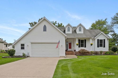 417 142nd Ave, Holland, MI, 49424-6629 | Card Image