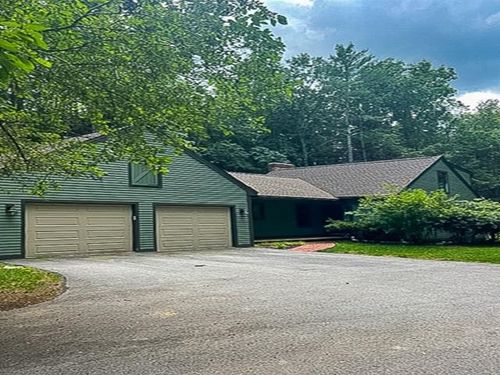 65 Baer Rd, Rollinsford, NH, 03869-5902 | Card Image