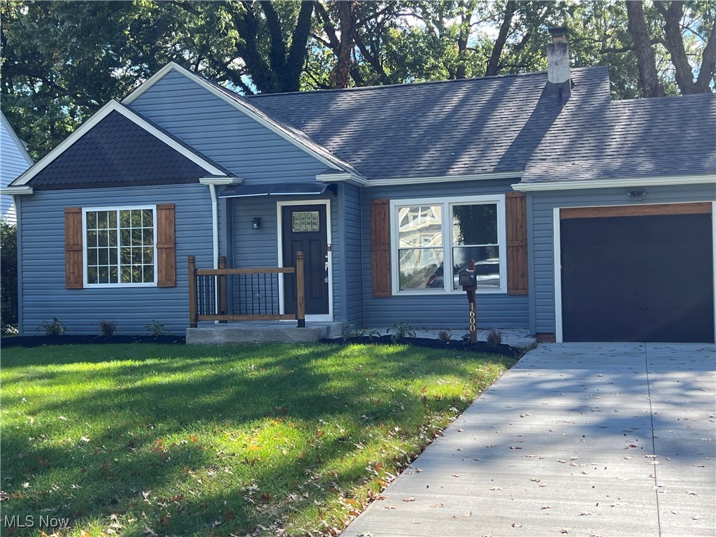 Delia Ave, Akron, OH 44320