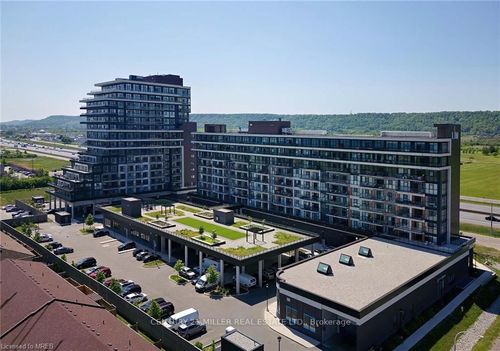 303-560 N Service Rd, Grimsby, ON, L3M0G3 | Card Image