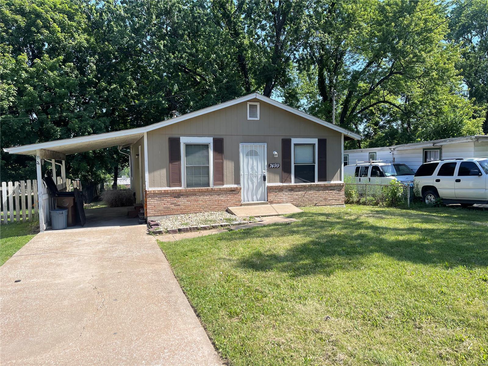 Rowles Ave, Saint Louis, MO 63135