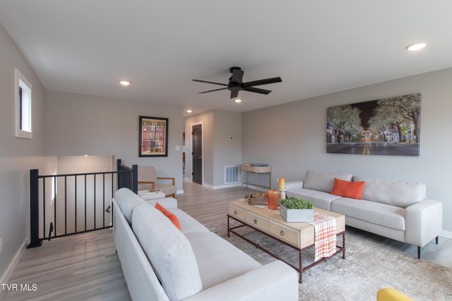 B5 - 577 English St, Home with 3 bedrooms, 3 bathrooms and null parking in Bristol TN | Image 6