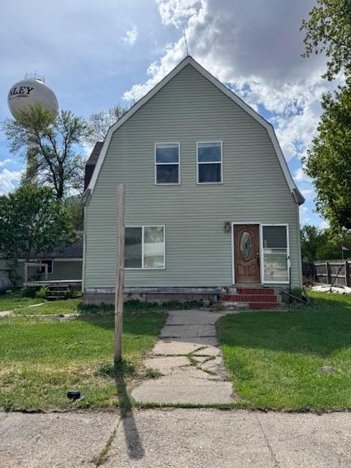 201 Central Ave, Finley, ND, 58230-3051 | Card Image