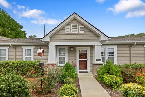 5303 Wood Duck Way, Hendersonville, NC, 28792-7999 | Card Image