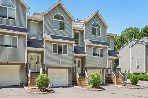 212 Arlington Ct, Bardonia, NY, 10954-1650 | Card Image