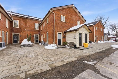 8 Queen St, Belleville, ON, K8N1T2 | Card Image