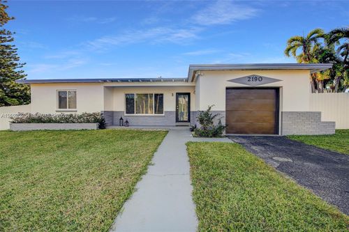 2190 Ne 169th St, North Miami Beach, FL, 33162-3316 | Card Image