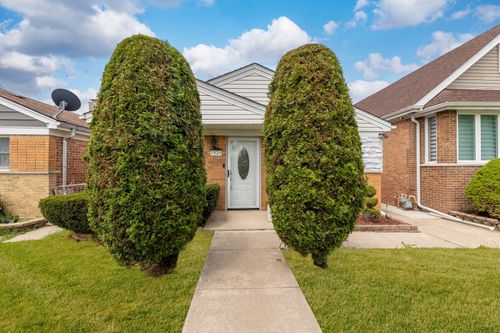 7828 Lotus Ave, Burbank, IL, 60459-1339 | Card Image