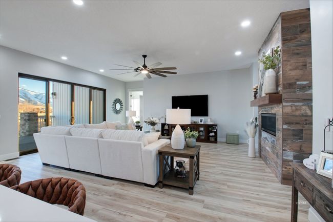 871 Willington Dr, House other with 3 bedrooms, 3 bathrooms and null parking in Spring Creek NV | Image 8