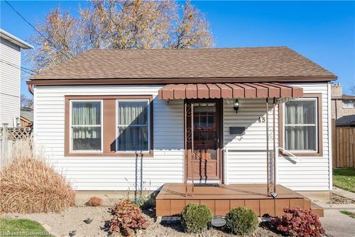 43 Munn St, Hamilton, ON, L8V1K1 | Card Image