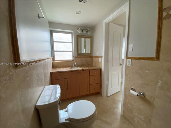 APT-301 - 232 Ne 12 Th Ave, Condo with 2 bedrooms, 2 bathrooms and null parking in Hallandale Beach FL | Image 6