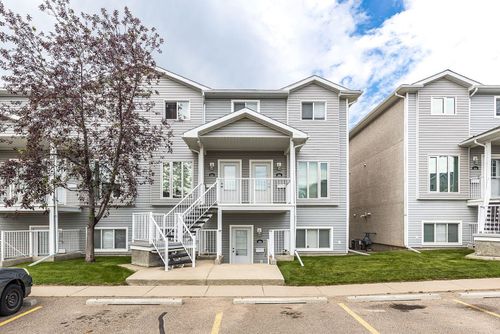 328 Northlands Pt Ne, Medicine Hat, AB, T1C0C1 | Card Image