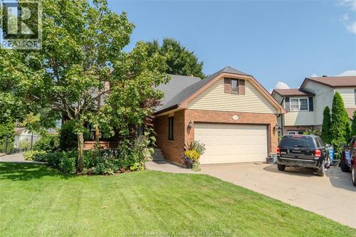 13196 Salich Crt, Tecumseh, ON, N8N4J7 | Card Image