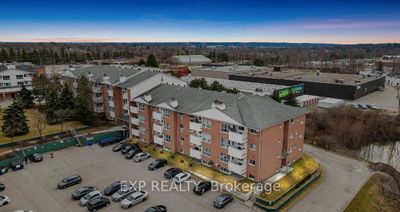 B07 - 120 Bell Farm Rd, Condo with 2 bedrooms, 2 bathrooms and 1 parking in Barrie ON | Image 2