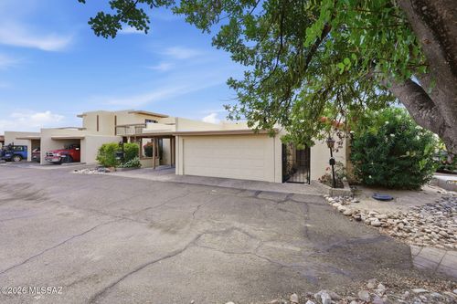 651 Camino Lujosa, Tucson, AZ, 85704-5805 | Card Image