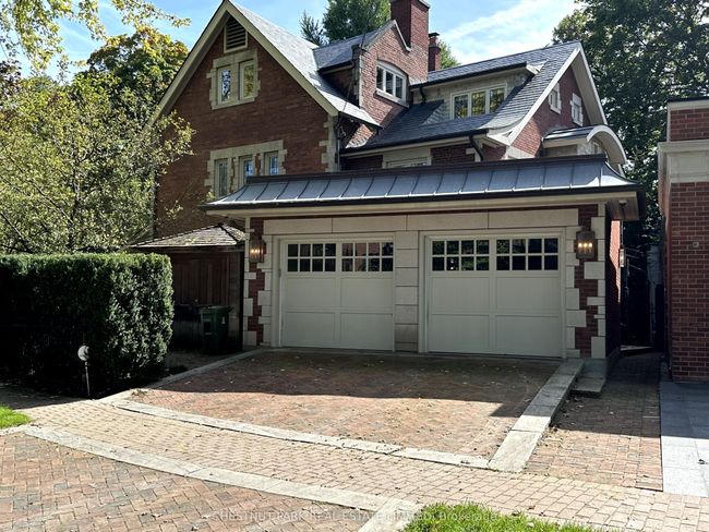 77 Chestnut Park Rd, House other with 6 bedrooms, 5 bathrooms and 2 parking in Toronto ON | Image 28