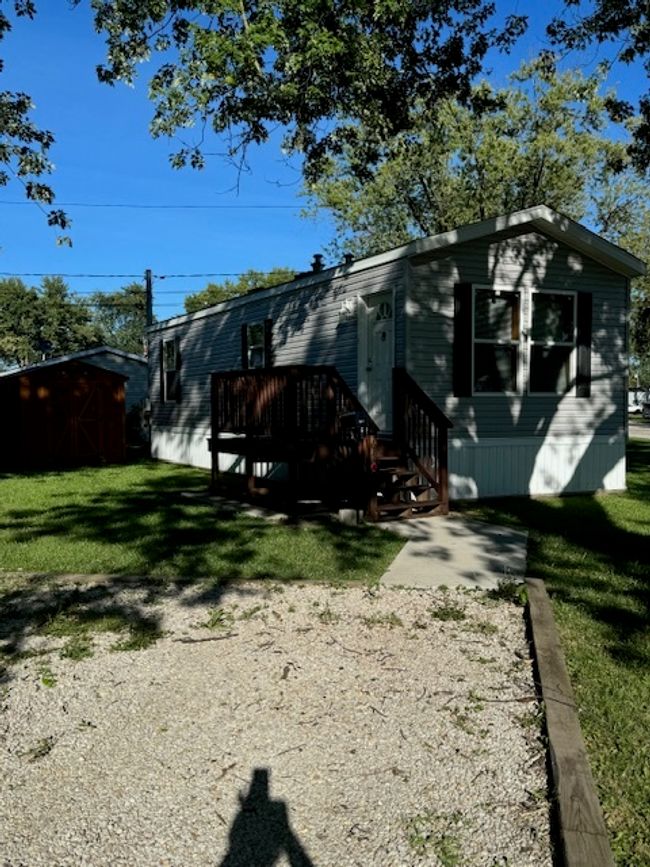 64 Baron Ave, Home with 1 bedrooms, 1 bathrooms and 2 parking in Pontiac IL | Image 5
