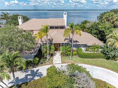 235 Osprey Ct, Vero Beach, FL, 32963-2652 | Card Image