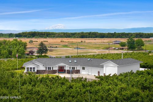 7911 Yakima Valley Hwy, Zillah, WA, 98953 | Card Image