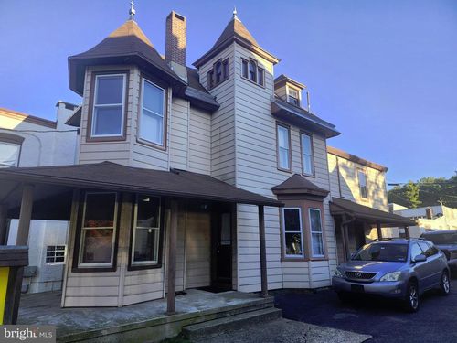 2228 Perkiomen Ave, Reading, PA, 19606-1830 | Card Image