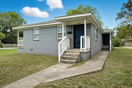 1320 S Summit St, Little Rock, AR, 72202-5256 | Card Image