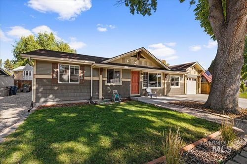 3900 W Pine Ave, Boise, ID, 83703-4850 | Card Image