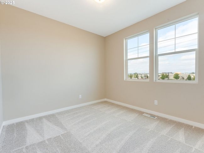 8431 Se Blanton St, House attached with 3 bedrooms, 3 bathrooms and 2 parking in Hillsboro OR | Image 12