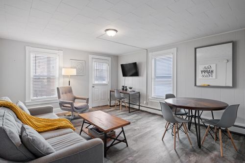 apt-3-526 Hevey St, Manchester, NH, 03102-3510 | Card Image