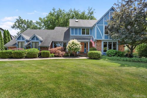 10601 Brodhead Rd, Grosse Ile, MI, 48138-2037 | Card Image