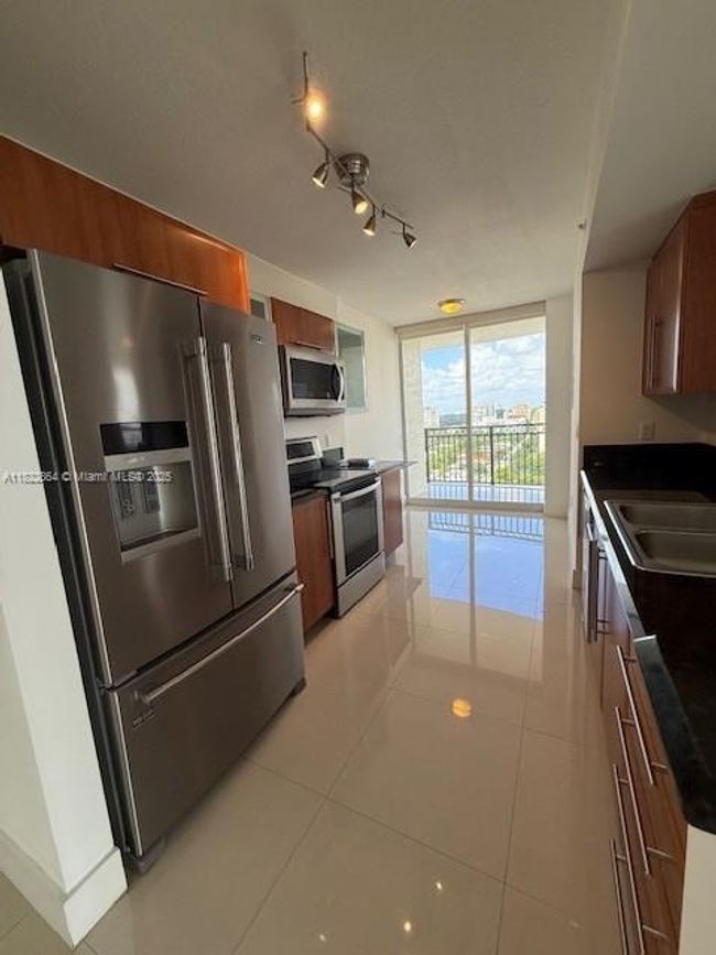1710 - 3232 Sw 22 Nd Ter, Condo with 2 bedrooms, 2 bathrooms and null parking in Miami FL | Image 8
