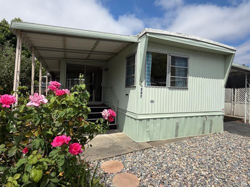 227 Hermosa Cir, Santa Rosa, CA, 95409-3236 | Card Image