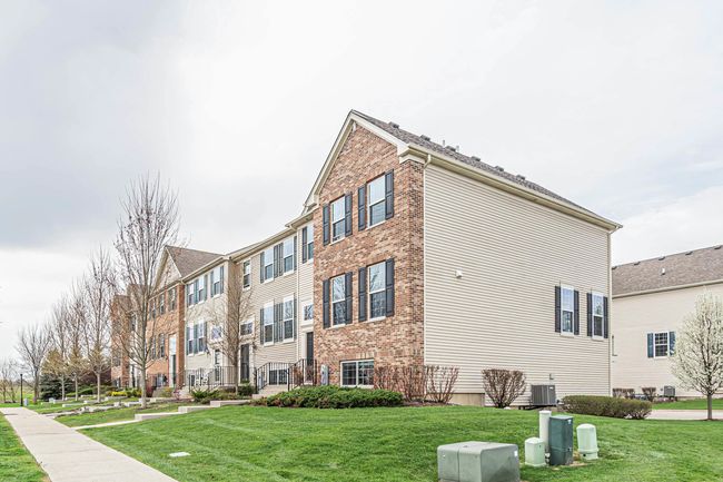 525 Town Center Blvd, Townhouse with 3 bedrooms, 3 bathrooms and 2 parking in Gilberts IL | Image 22