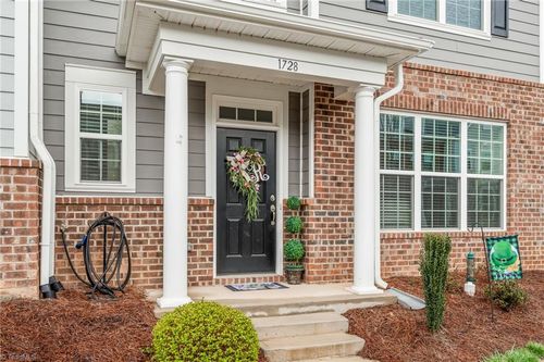 1728 Westfall St, Kernersville, NC, 27284-4214 | Card Image