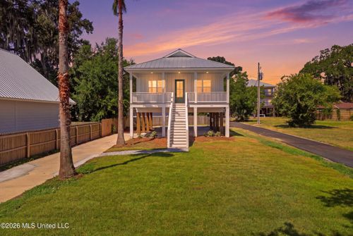 121 Keller Ave, Biloxi, MS, 39530-4402 | Card Image